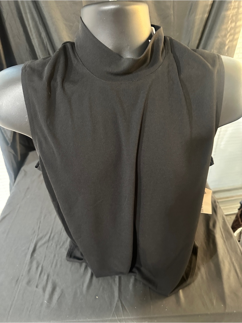 Sleeveless Mock Neck Women's Top - Black-plaza South retro-NWT-size 14-#626
